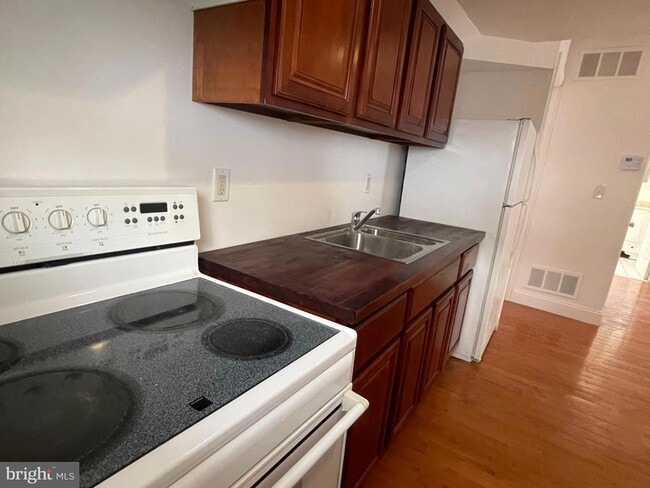 Building Photo - 106 W Camden Ave