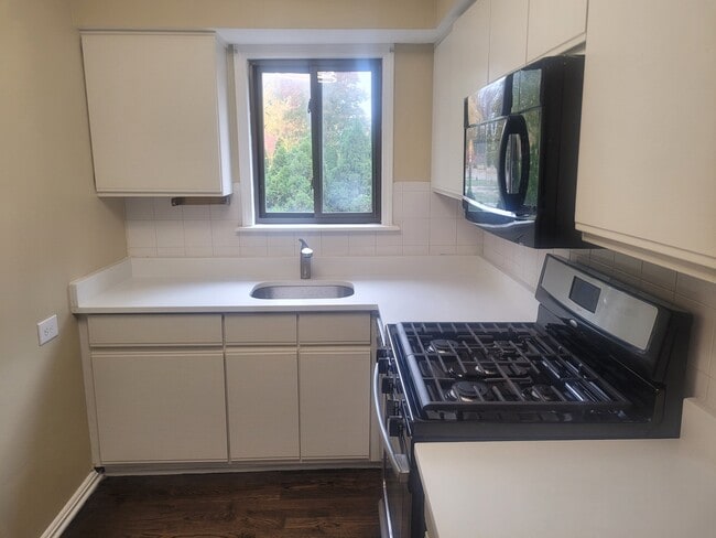 Building Photo - 1540 Ashland Ave