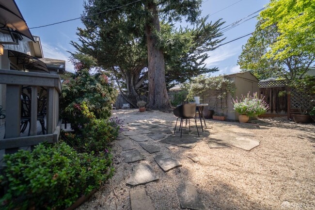 Building Photo - 2514 Alameda de las Pulgas