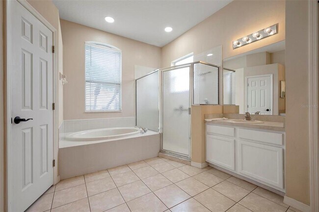 Building Photo - 6121 46th Ln E