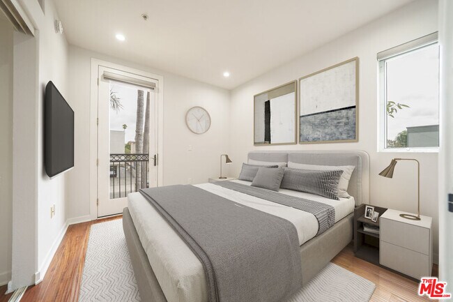 Building Photo - 1401 S St Andrews Pl