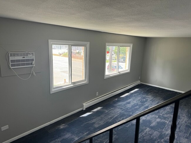 Building Photo - 1315 N Dowling Ave