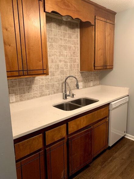 Building Photo - 1600 Rucker Blvd