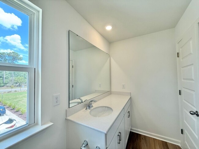 Building Photo - Stunning New Construction 3BD, 2.5BA End U...