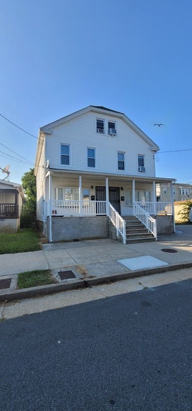 Building Photo - 2011 Caspian Ave