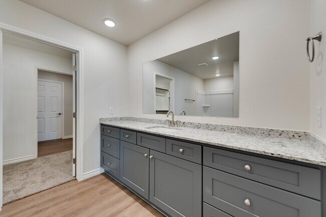 Building Photo - 1404 Bajada St