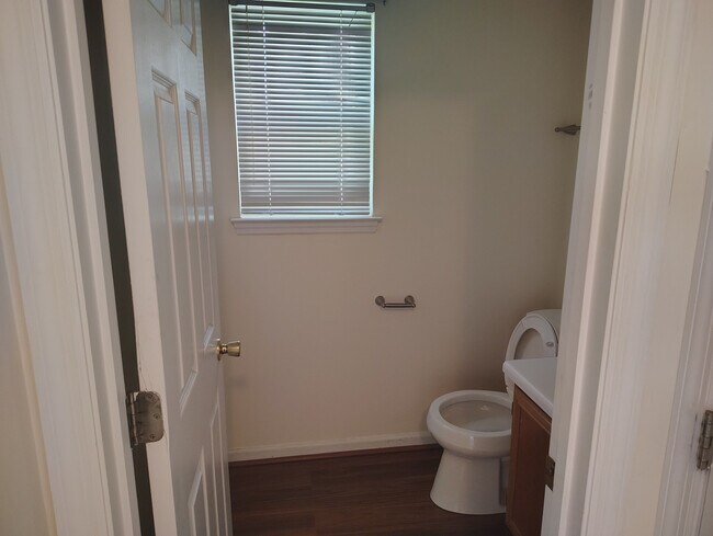 Building Photo - Room in Single Family Home on Caloosa Cove SW