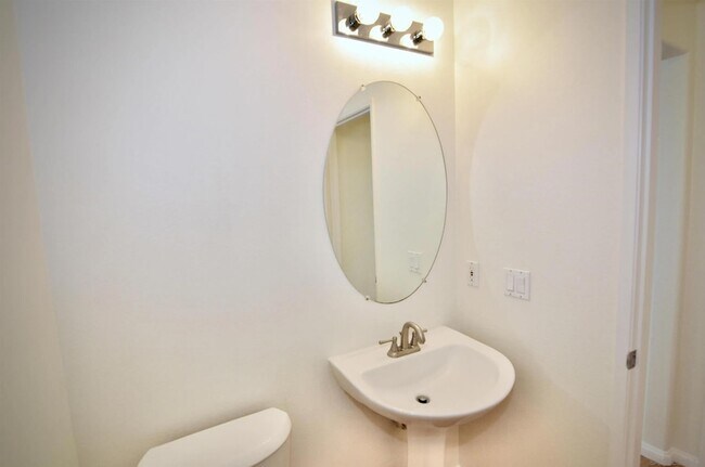 Building Photo - 11106 Ivy Hill Dr