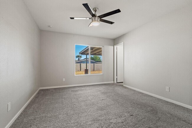 Building Photo - 15237 North 21st St