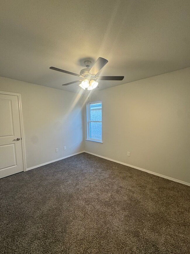 Building Photo - New build "Be the 1st to live THERE" 3/2/2...