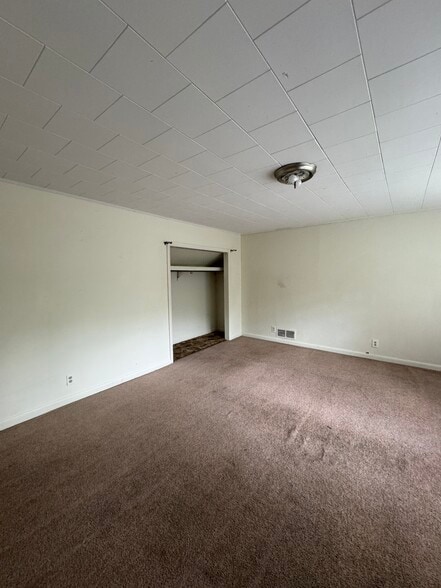 Building Photo - 610 N Allyn St