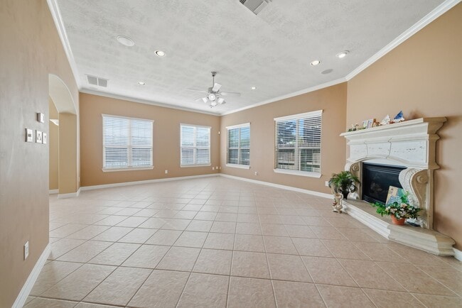 Building Photo - 8029 Durango Way Dr