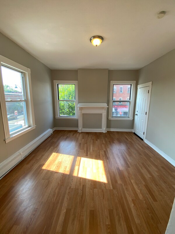 Building Photo - 742-760-760 Park St