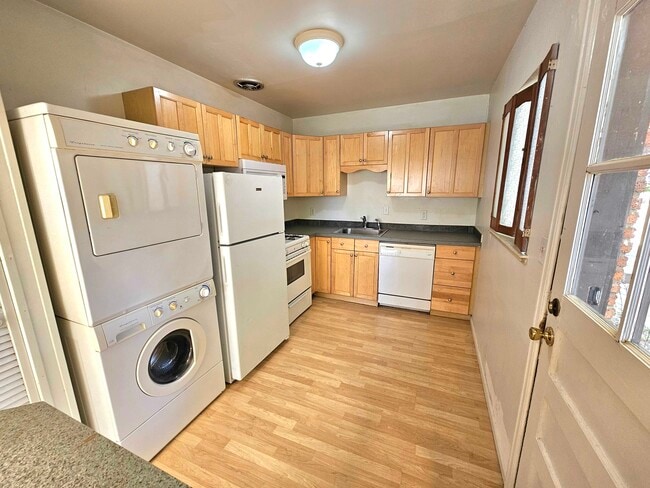 Building Photo - 755 19th St