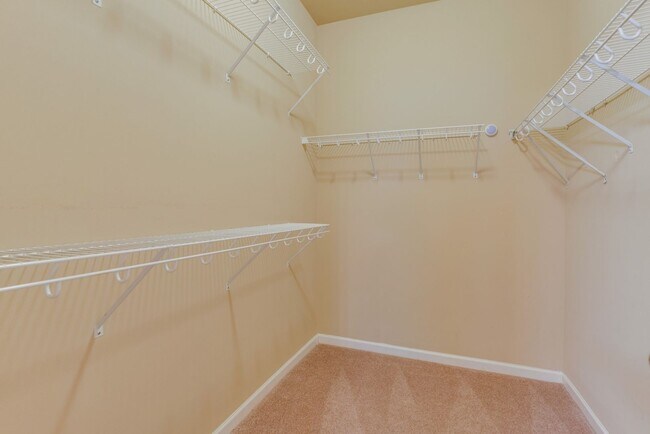 Building Photo - Beautiful 2-Bed, 2.5-Bath Townhouse in Har...