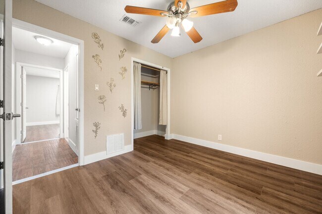 Building Photo - Ranger Creek Gem