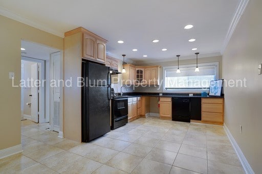 Building Photo - 3350 Wyoming St #203