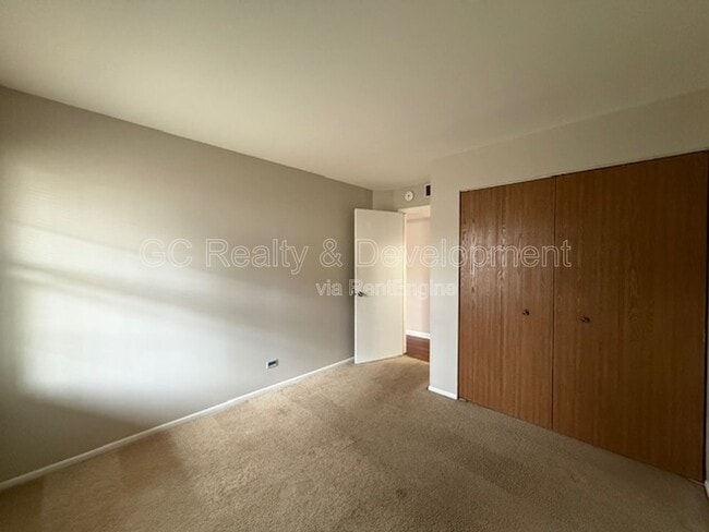 Building Photo - 2131 Aberdeen Ct