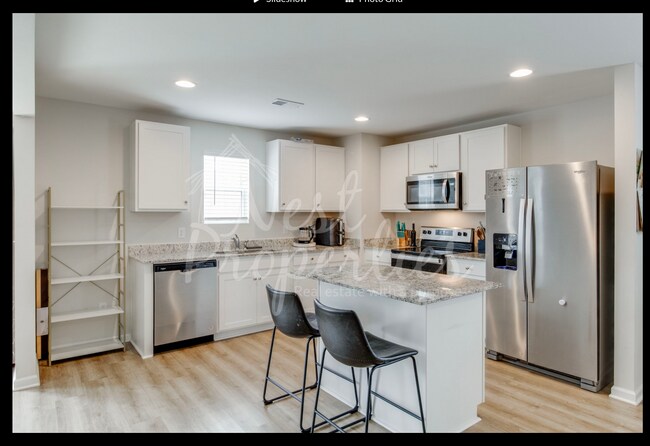 Building Photo - 1508 Bradley Rd