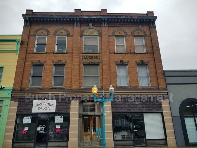 Building Photo - 35 W Main St