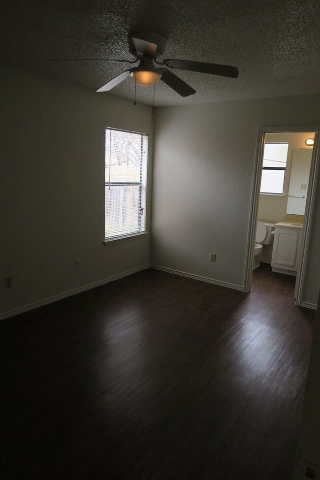 Building Photo - GREAT ROUND ROCK LOCATION