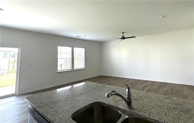 Building Photo - 612 Blue Sky Blvd