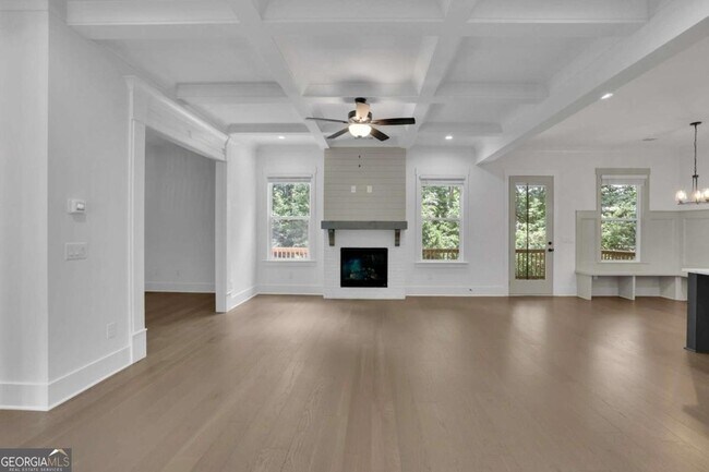 Building Photo - 6181 Shoreland Cir