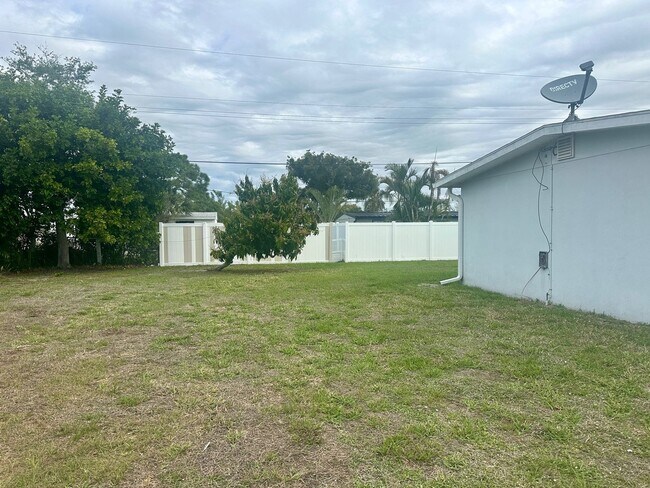 Building Photo - Charming 3 bedroom single family home for rent annually