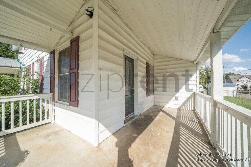 Building Photo - 3511 Clopton St SW