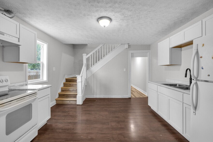 Building Photo - 409 N Oakland Ave