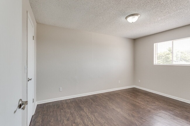 Building Photo - Best Value 2BR in Moore - Up to $1000 Move in Special!