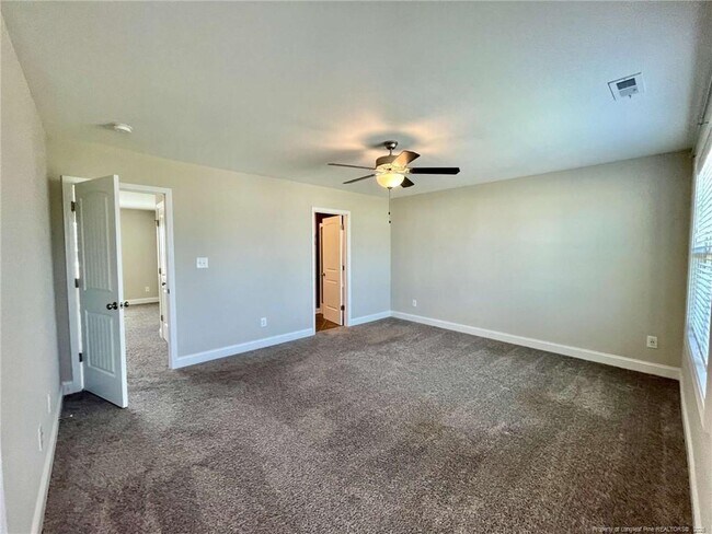 Building Photo - 5344 Debut Ave