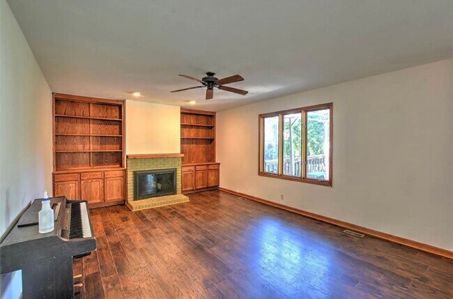 Building Photo - SCOTCH PINE