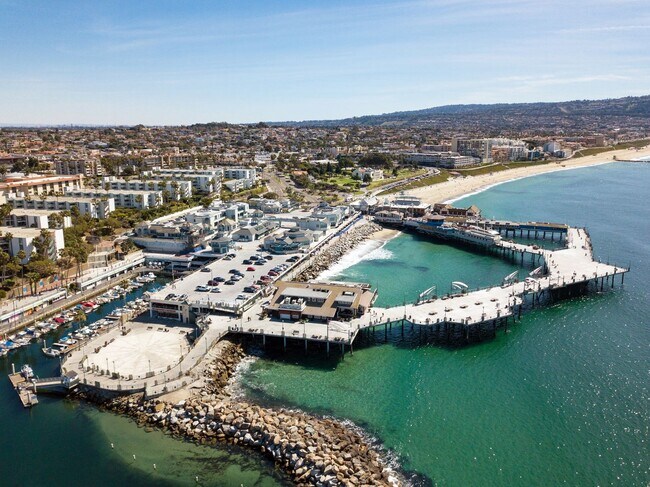 Building Photo - Cozy Redondo Beach Rental