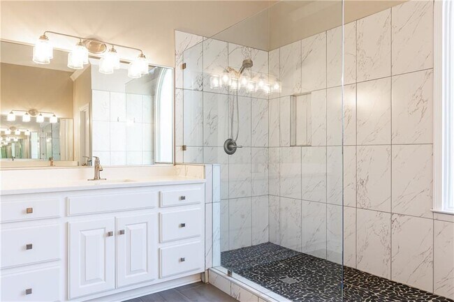 Building Photo - 9360 Nesbit Lakes Dr