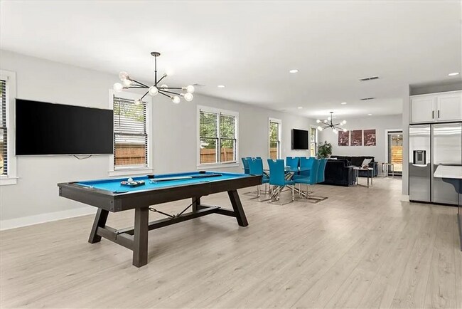 Building Photo - Spacious 4BR/4BA Home in Prime College Park Location