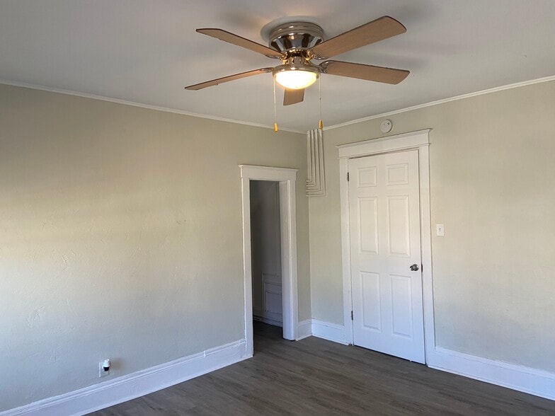 Building Photo - 734 Egleston Ave