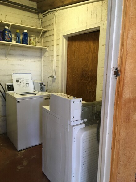 Building Photo - 19900 Bennett Rd