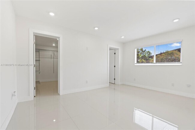 Building Photo - 10501 SW 53rd St