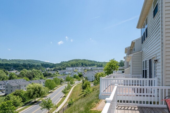 Building Photo - 1992 Asheville Dr