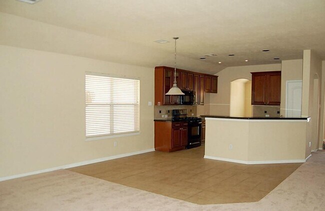 Building Photo - 30415 Deleon Fields Dr