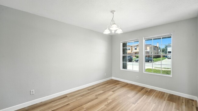 Building Photo - 209 Hinge Loop