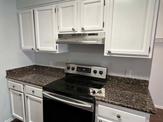 Building Photo - 1020-1022 Vera Court