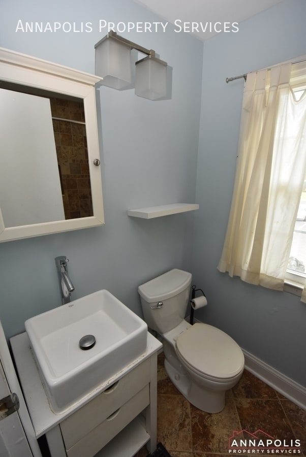 Building Photo - 1750 Aberdeen Cir