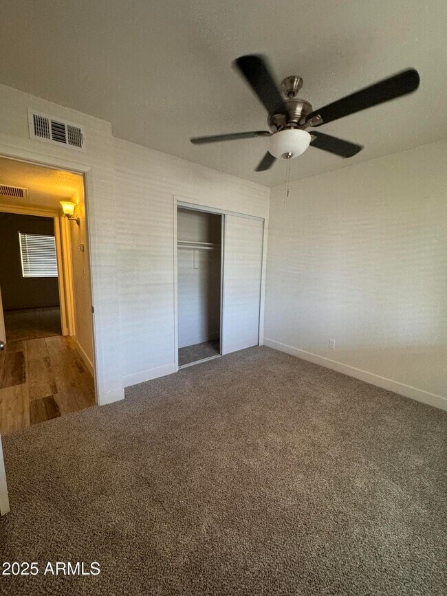 Building Photo - 738 W Pepper Pl