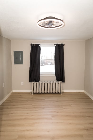 Building Photo - 1363 Frankstown Rd