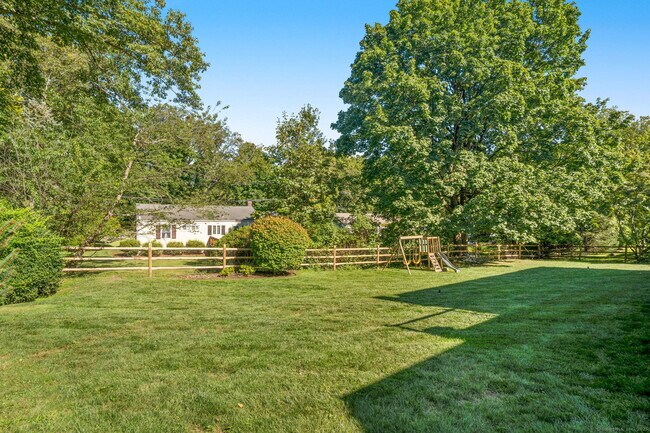 Building Photo - 31 Old Wagon Rd