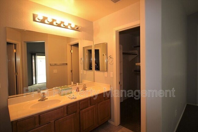 Building Photo - 25849 W St Kateri Dr