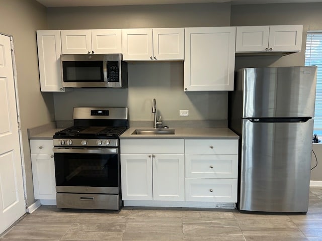 Building Photo - 2037 N Kildare Ave