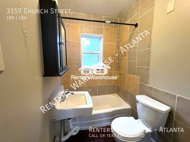 Building Photo - Charming 1-Bedroom Carriage House Near Dow...